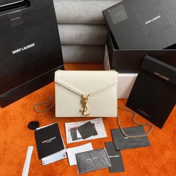 Fausse Sacoche Saint Laurent Cassandra Medium à Chaîne en Blanc – Image 4