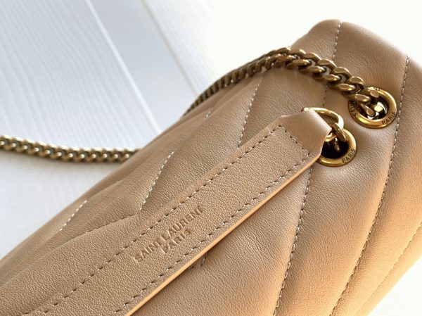 Réplique Sac Saint Laurent LouLou Small à Chaîne en Beige – Image 9