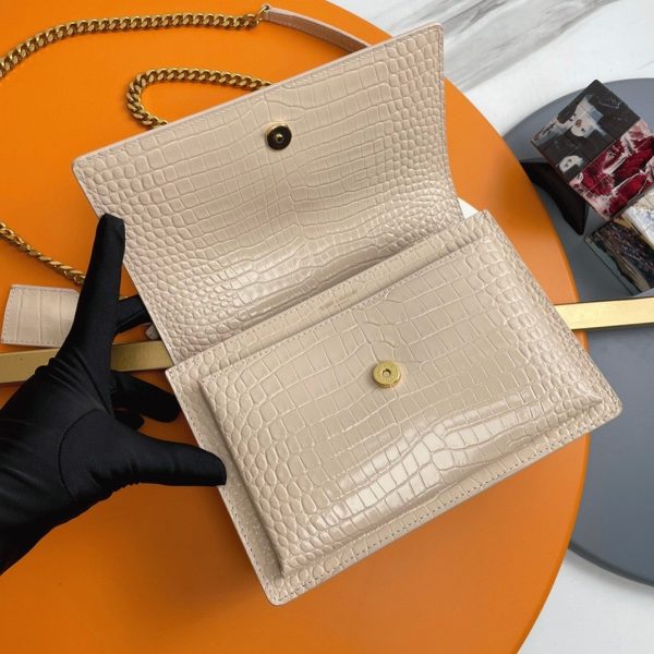 Sac Saint Laurent Sunset Medium à Chaîne en Cuir Embossé Crocodile Beige – Image 7
