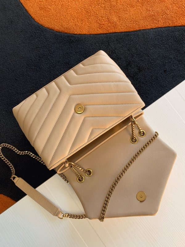 Réplique Sac Saint Laurent LouLou Small à Chaîne en Beige – Image 8