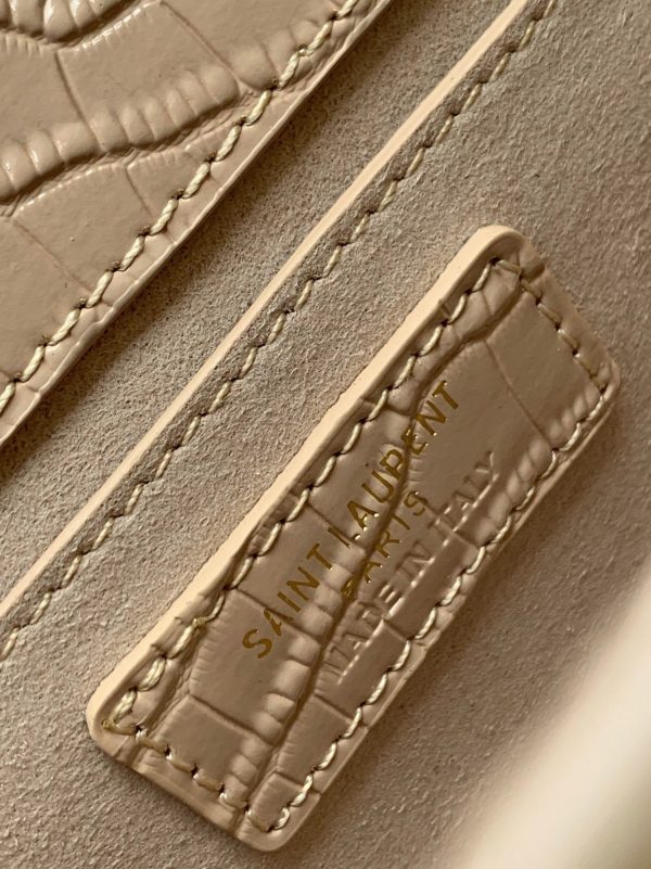 Sac Saint Laurent Sunset Medium à Chaîne en Cuir Embossé Crocodile Beige – Image 6