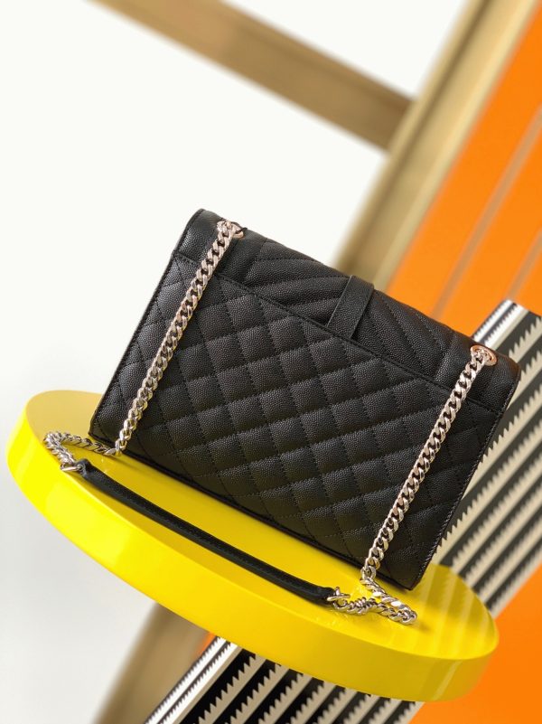 Contrefaçon Sac Saint Laurent Envelope Medium en Noir – Image 6
