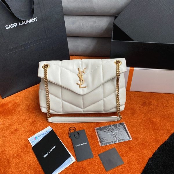 Sac Saint Laurent Puffer Small à Chaîne en Cuir d’Agneau Blanc – Image 7