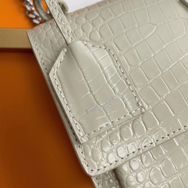 Sac Saint Laurent Sunset Medium à Chaîne en Cuir Embossé Crocodile Ivoire – Image 5
