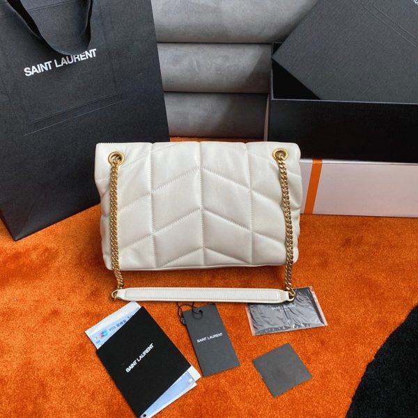 Sac Saint Laurent Puffer Small à Chaîne en Cuir d’Agneau Blanc – Image 5