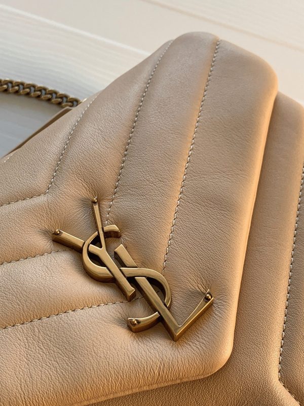 Réplique Sac Saint Laurent LouLou Small à Chaîne en Beige – Image 10