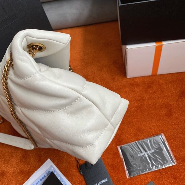 Sac Saint Laurent Puffer Small à Chaîne en Cuir d’Agneau Blanc – Image 3