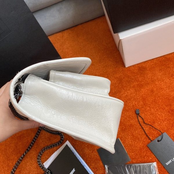 Imitation Sac Saint Laurent Niki Baby à Chaîne en Blanc – Image 5