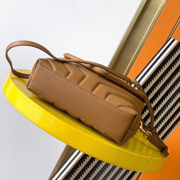 Contrefaçon Sac Saint Laurent LouLou Toy avec Bandoulière en Marron – Image 5