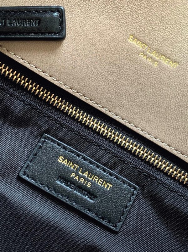Sac Saint Laurent Puffer Small à Chaîne en Cuir d’Agneau Beige – Image 6
