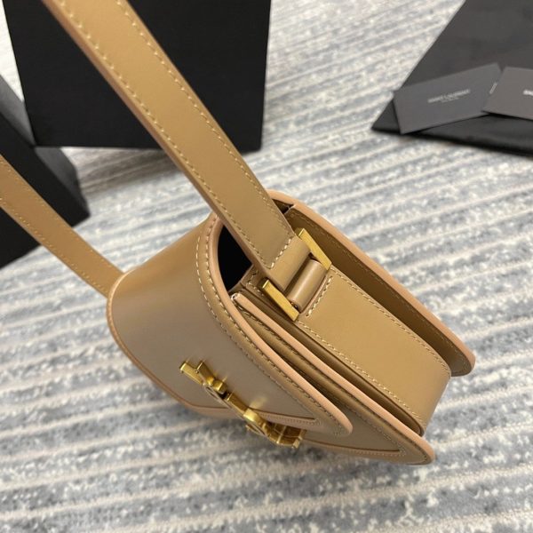 Sac Saint Laurent Solferino Small en Cuir de Veau Beige Foncé – Image 5