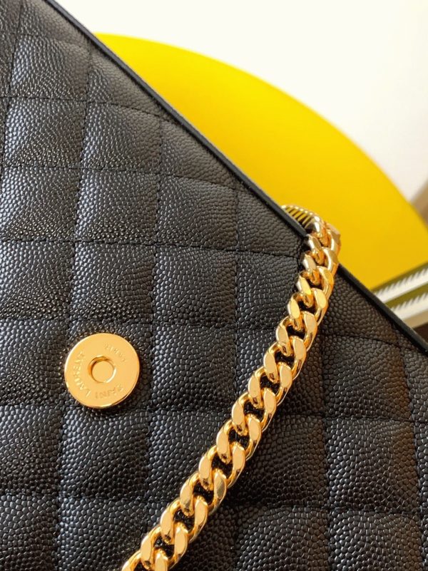 Fausse Sacoche Saint Laurent Envelope Medium en Noir – Image 2