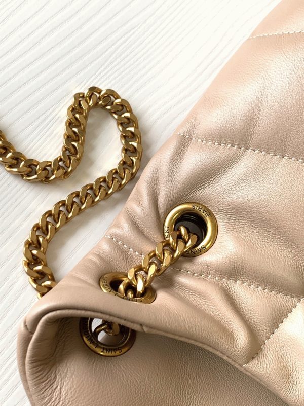 Sac Saint Laurent Puffer Small à Chaîne en Cuir d’Agneau Beige – Image 2
