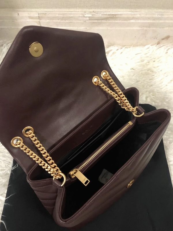 Contrefaçon Sac Saint Laurent LouLou Small à Chaîne en Bourgogne – Image 8