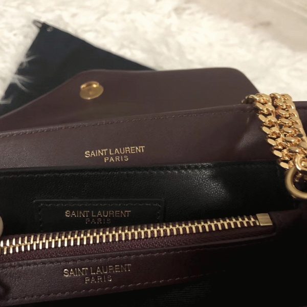 Contrefaçon Sac Saint Laurent LouLou Small à Chaîne en Bourgogne – Image 7