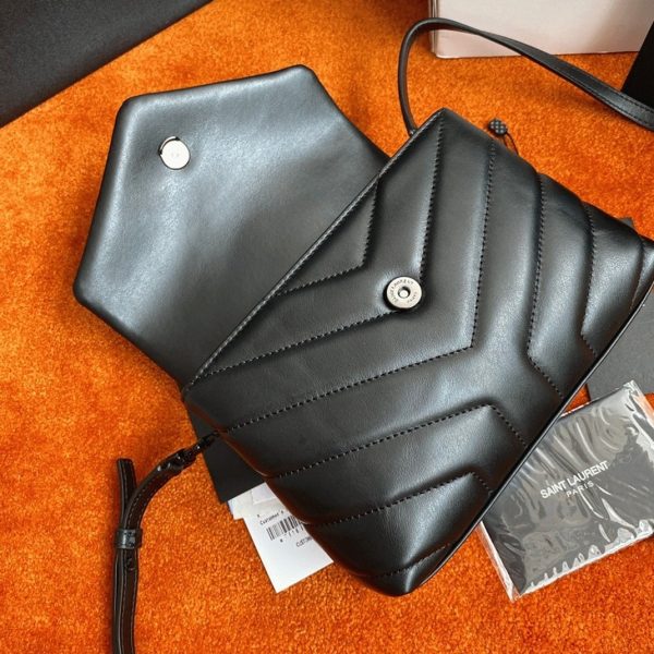 Fausse Sacoche Saint Laurent LouLou Toy avec Bandoulière en Noir Intégral – Image 6