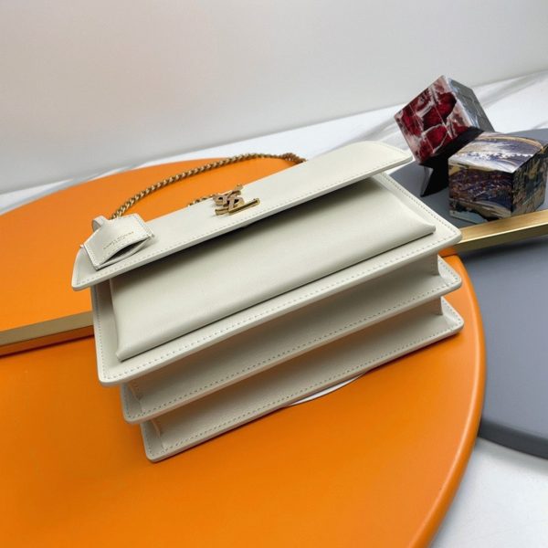 Sac Saint Laurent Sunset Medium à Chaîne en Cuir de Veau Blanc – Image 7