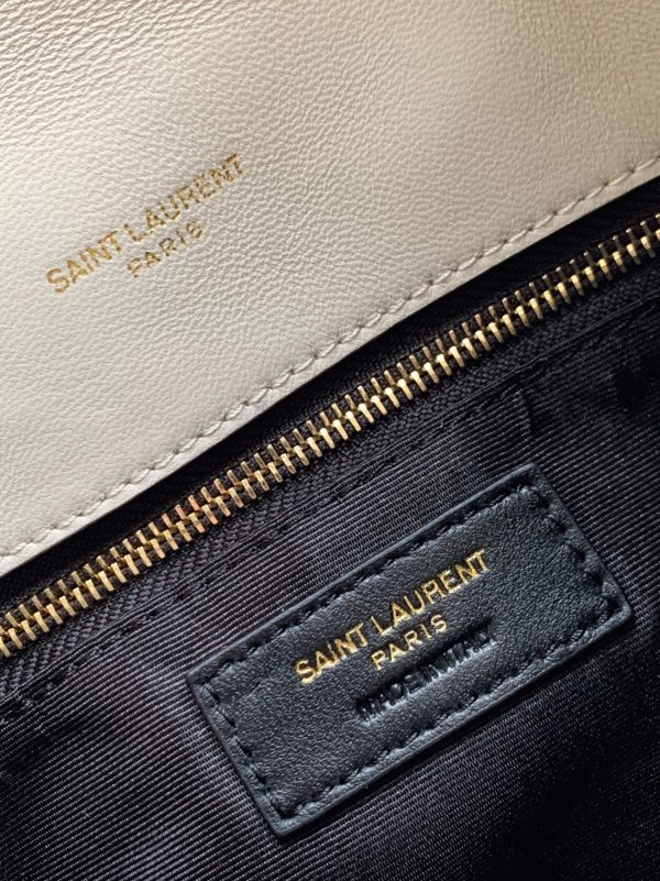 Sac Saint Laurent Puffer Toy en Cuir d’Agneau Matelassé Blanc – Image 10