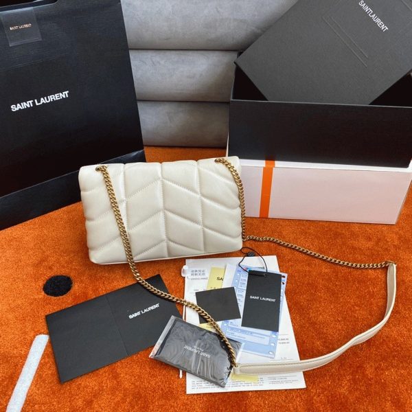 Sac Saint Laurent Puffer Toy en Cuir d’Agneau Matelassé Blanc – Image 5