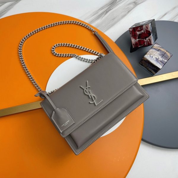 Sac Saint Laurent Sunset Medium à Chaîne en Cuir de Veau Gris – Image 8