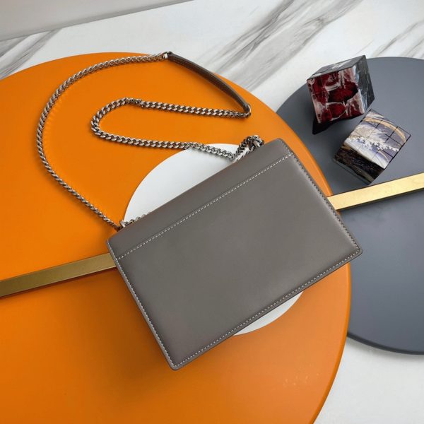 Sac Saint Laurent Sunset Medium à Chaîne en Cuir de Veau Gris – Image 3