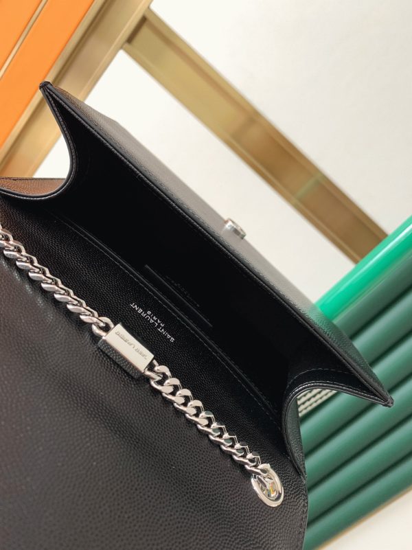 Contrefaçon Sac Saint Laurent Kate Small à Chaîne en Noir – Image 7