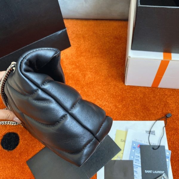 Sac Saint Laurent Puffer Toy en Cuir d’Agneau Matelassé Noir – Image 4