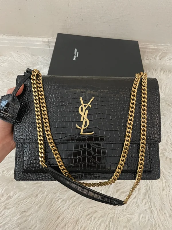 Sac Saint Laurent Sunset Medium à Chaîne en Cuir Embossé Crocodile Noir – Image 8