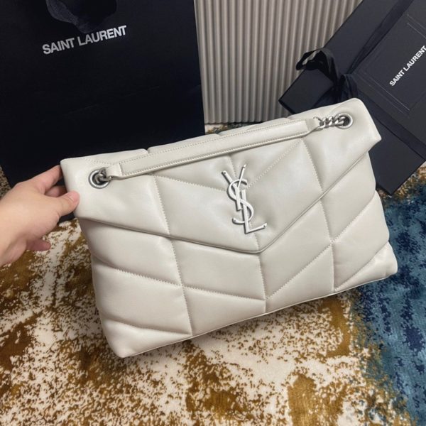 Sac Saint Laurent Puffer Medium à Chaîne en Cuir d’Agneau Ivoire – Image 8