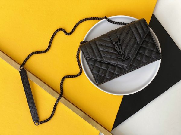Fausse Sacoche Saint Laurent Envelope Small Noir avec Ferrures Noires – Image 5