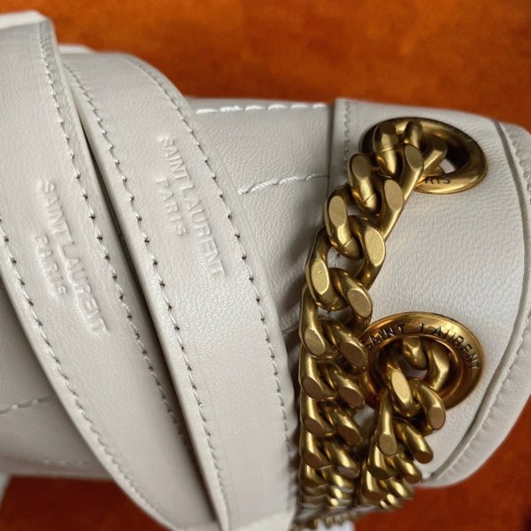 Fausse Sacoche Saint Laurent Niki Medium à Chaîne en Blanc – Image 10