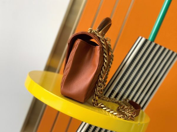 Réplique Sac Saint Laurent College Medium à Chaîne en Marron – Image 9