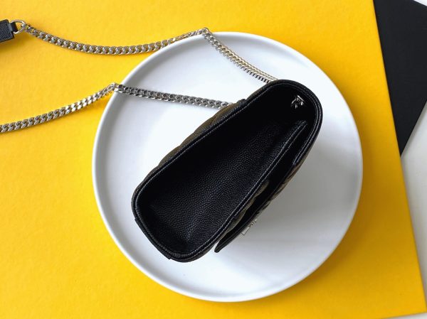 Contrefaçon Sac Saint Laurent Envelope Small en Noir – Image 10