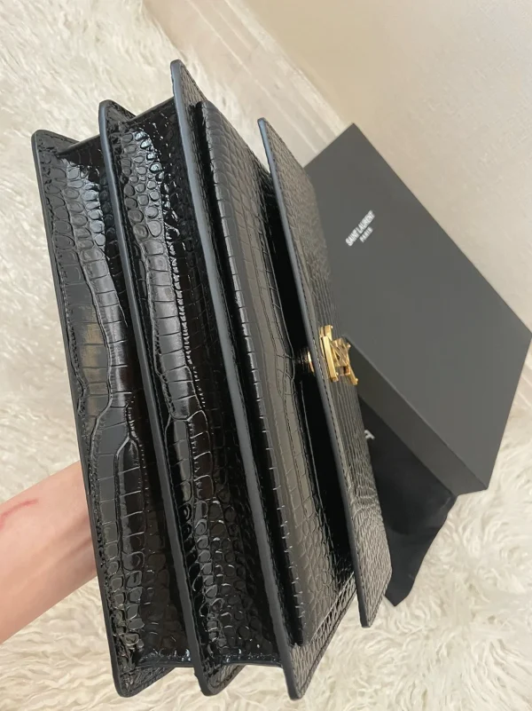 Sac Saint Laurent Sunset Medium à Chaîne en Cuir Embossé Crocodile Noir – Image 5