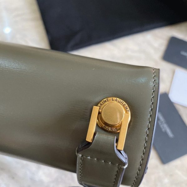 Contrefaçon Sac Saint Laurent Le Carré à Bandoulière en Olive – Image 6