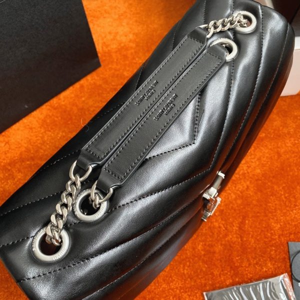 Fausse Sacoche Saint Laurent LouLou Medium à Chaîne en Noir – Image 3