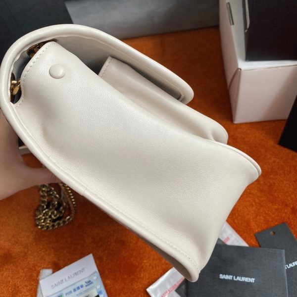 Fausse Sacoche Saint Laurent Niki Medium à Chaîne en Blanc – Image 4