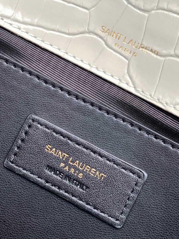 Fausse Sacoche Saint Laurent Kate Medium à Frange en Cuir Embossé Crocodile Blanc – Image 10