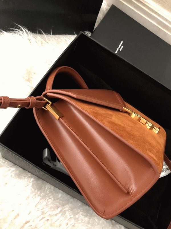 Contrefaçon Sac Saint Laurent Cassandra Medium en Daim Marron – Image 4