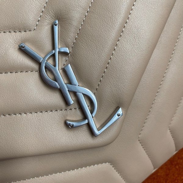 Contrefaçon Sac Saint Laurent LouLou Medium à Chaîne en Poudre – Image 6