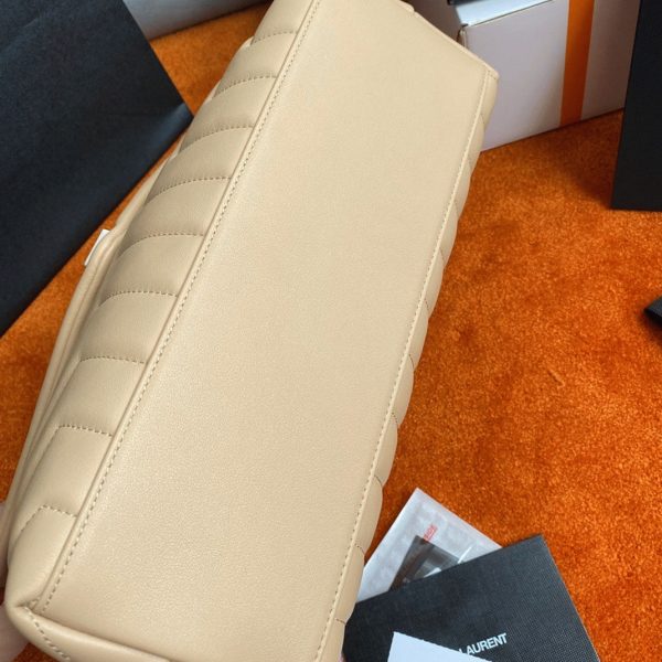 Contrefaçon Sac Saint Laurent LouLou Medium à Chaîne en Poudre – Image 4