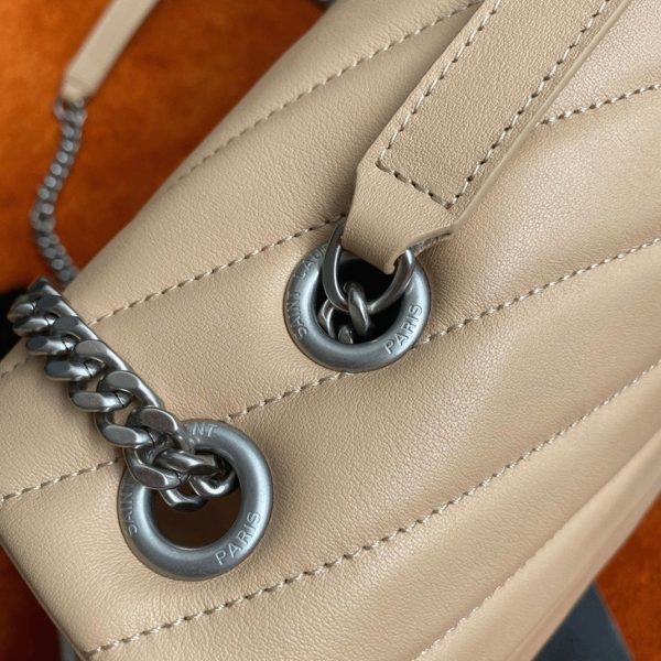 Contrefaçon Sac Saint Laurent LouLou Medium à Chaîne en Poudre – Image 2