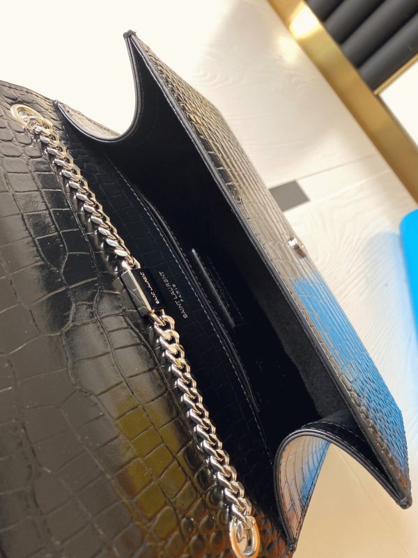 Fausse Sacoche Saint Laurent Kate Medium à Frange en Cuir Embossé Crocodile Noir – Image 9