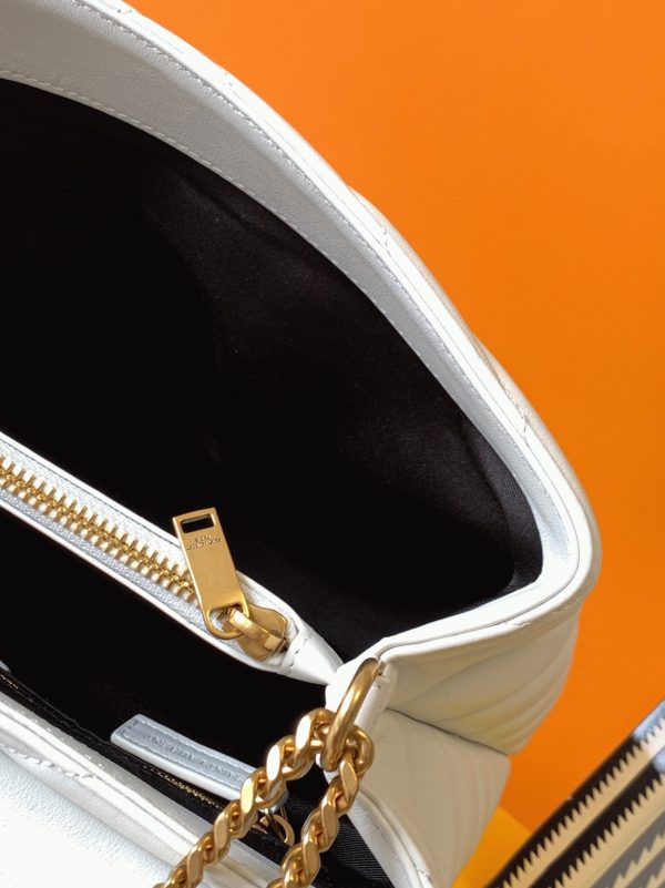 Réplique Sac Saint Laurent LouLou Medium à Chaîne en Blanc – Image 9