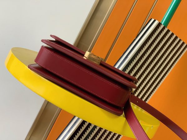 Sac Saint Laurent Solferino Small en Cuir de Veau Rouge – Image 5