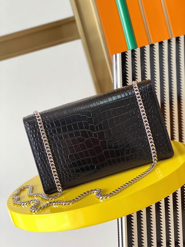 Fausse Sacoche Saint Laurent Kate Medium à Frange en Cuir Embossé Crocodile Noir – Image 3