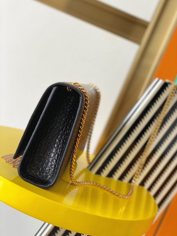 Contrefaçon Sac Saint Laurent Kate Medium à Frange en Cuir Embossé Crocodile Noir – Image 6