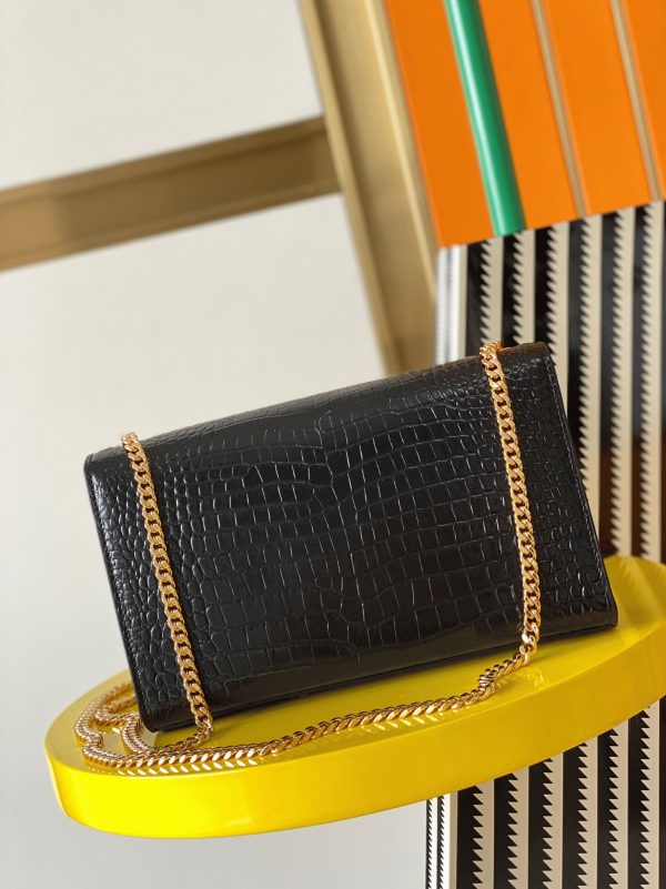 Contrefaçon Sac Saint Laurent Kate Medium à Frange en Cuir Embossé Crocodile Noir – Image 5