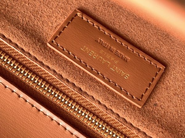 Fausse Sacoche Saint Laurent Le Carré à Bandoulière en Beige – Image 6