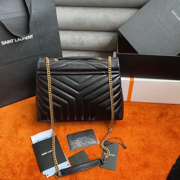 Fausse Sacoche Saint Laurent LouLou Medium à Chaîne en Noir – Image 4